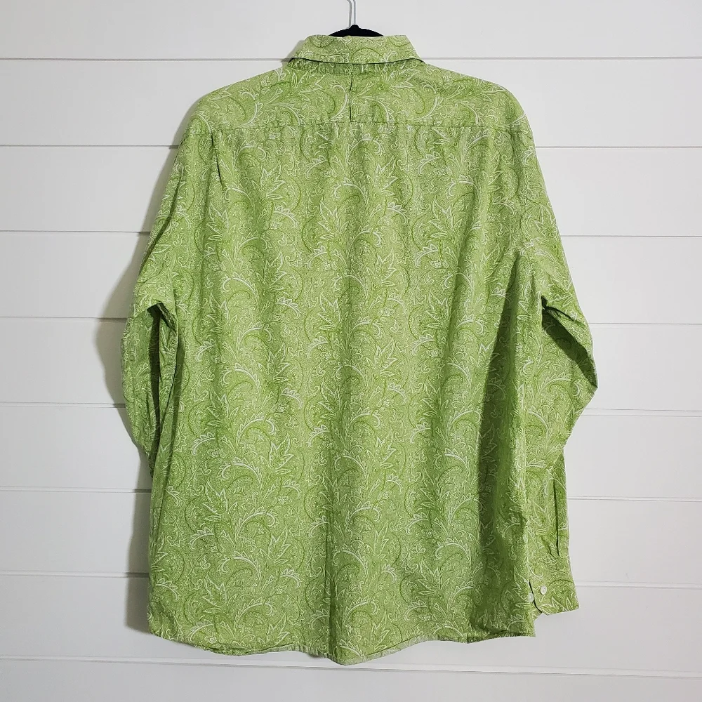Banana Republic Men's Button Up Shirt‎ Green Paisley Long Sleeve. Size: L